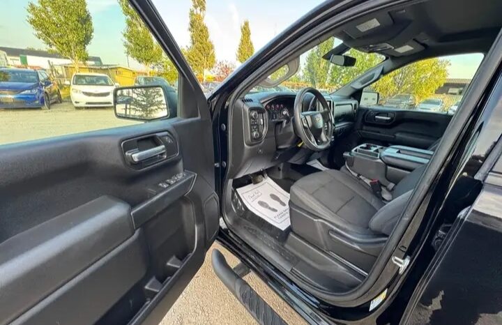 
								2021 CHEVROLET SILVERADO 1500 4X4 clean title full									