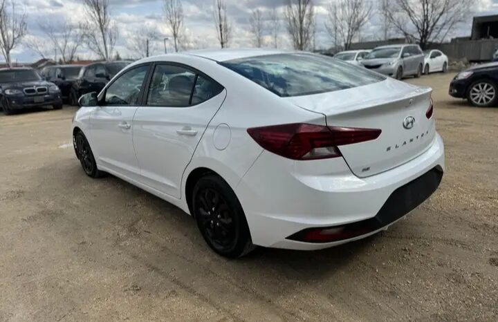 
								2020 HYUNDAI ELANTRA CLEAN TITLE  cheap on gas full									
