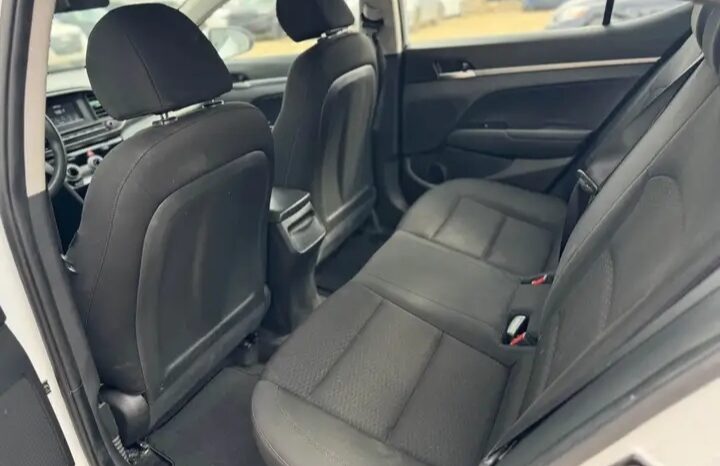 
								2020 HYUNDAI ELANTRA CLEAN TITLE  cheap on gas full									