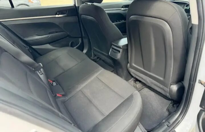
								2020 HYUNDAI ELANTRA CLEAN TITLE  cheap on gas full									