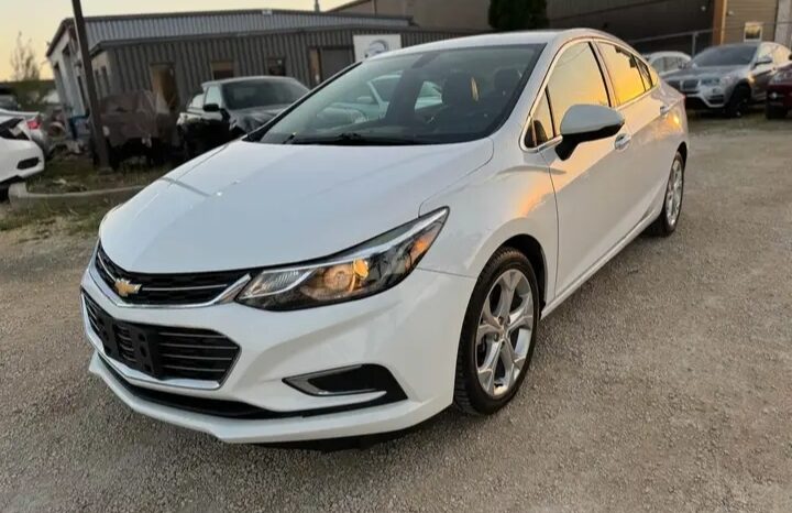
								2018 CHEVROLET CRUZE PRMIER CLEAN TITLE full									