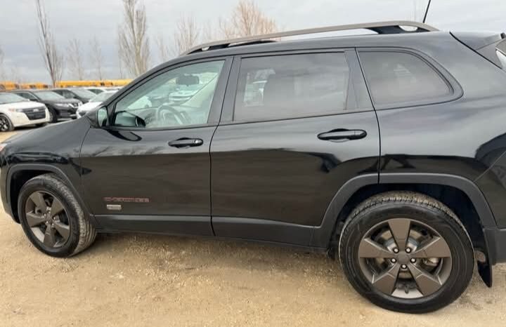 
								2016 JEEP CHEROKEE AWD 75TH ANNIVERSARY CLEAN TITLE full									