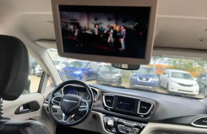 
								2018 CHRYSLER PACIFICA,TOURING-L CLEAN TITLE FULLY LOADED full									