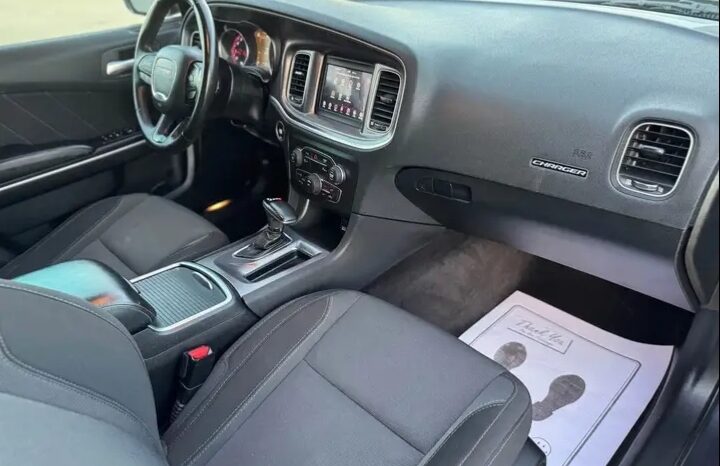 
								2019 DODGE CHARGER, SXT  CLEAN TITLE full									