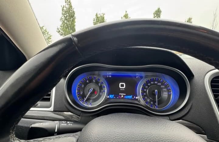 
								2018 CHRYSLER 300 limited AWD FULLY LOADED full									