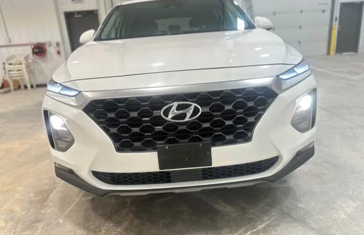 
								2019 Hyundai Santa fe AWD CLEAN TITLE full									