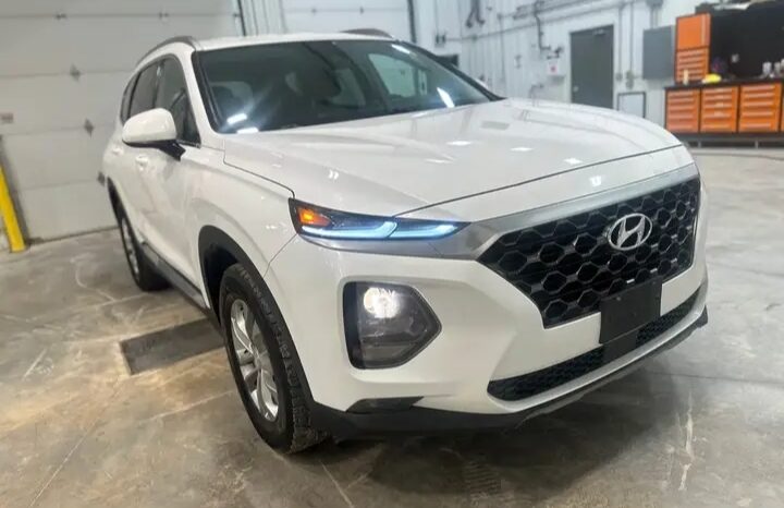 
								2019 Hyundai Santa fe AWD CLEAN TITLE full									