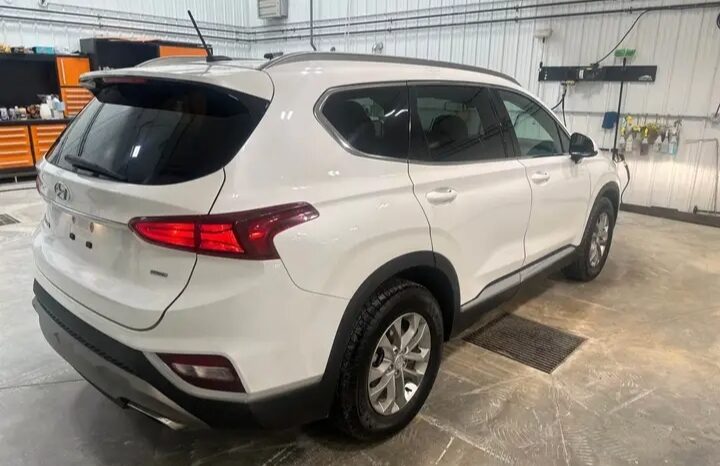 
								2019 Hyundai Santa fe AWD CLEAN TITLE full									