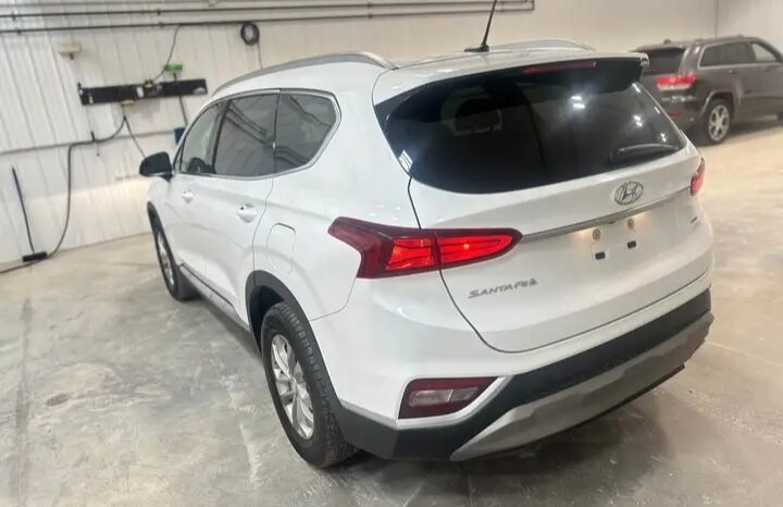 
								2019 Hyundai Santa fe AWD CLEAN TITLE full									