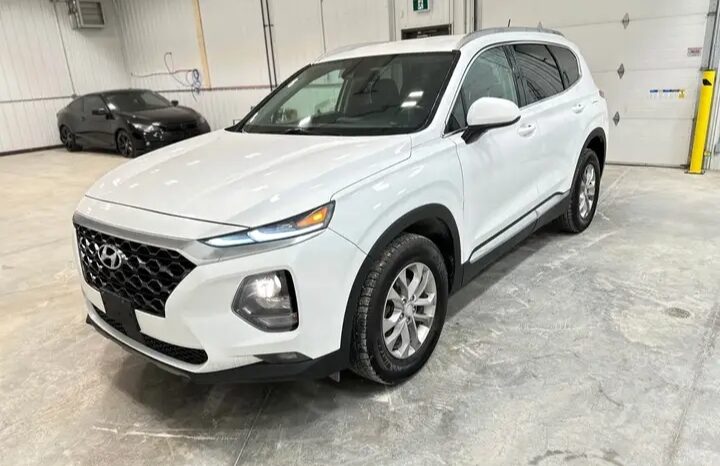 
								2019 Hyundai Santa fe AWD CLEAN TITLE full									