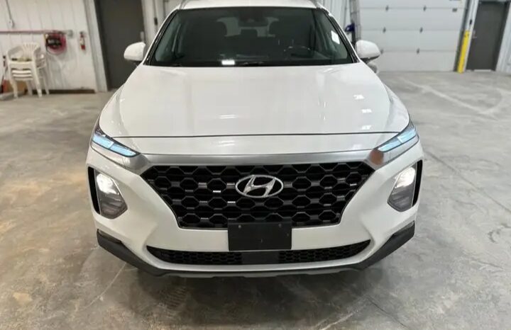 
								2019 Hyundai Santa fe AWD CLEAN TITLE full									