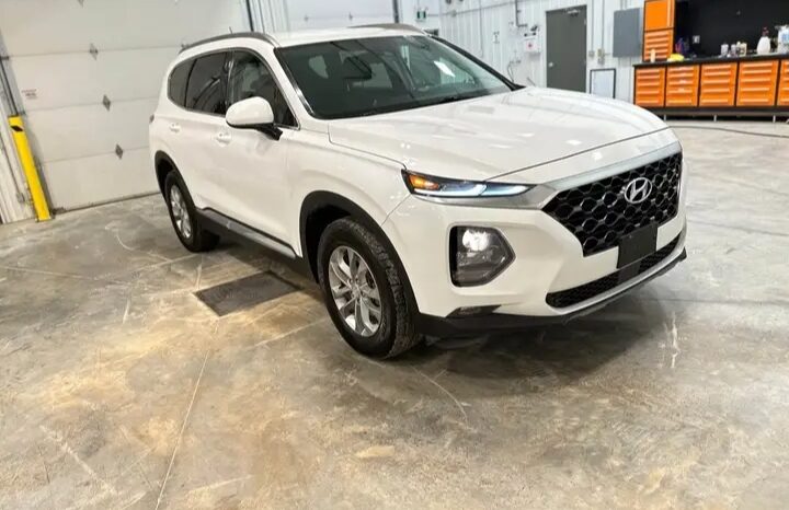 
								2019 Hyundai Santa fe AWD CLEAN TITLE full									