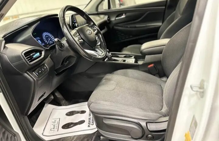 
								2019 Hyundai Santa fe AWD CLEAN TITLE full									