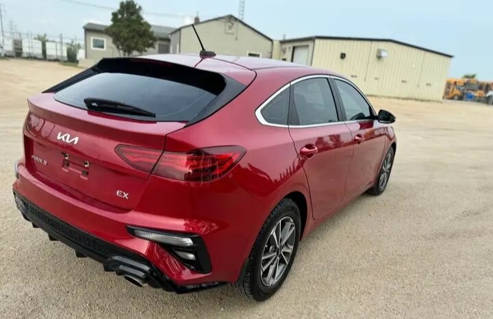 
								2022 KIA FORTE 5EX  VERY CLEAN CAR full									