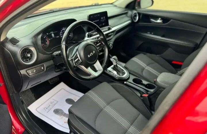 
								2022 KIA FORTE 5EX  VERY CLEAN CAR full									