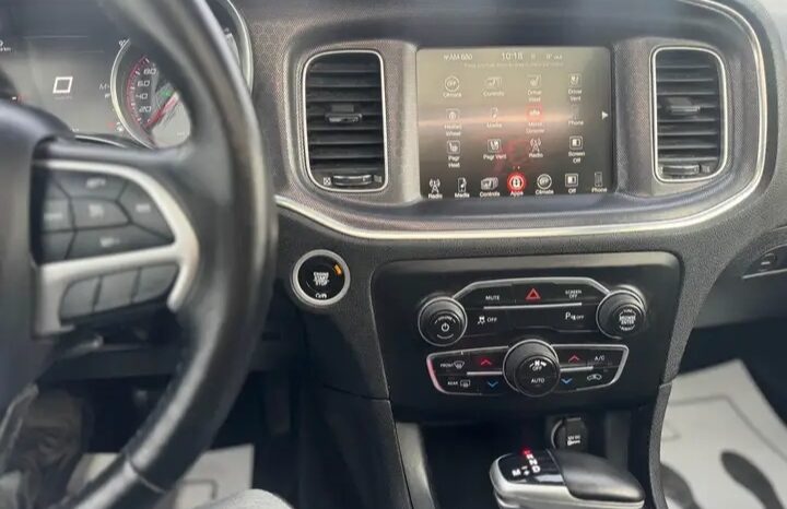 
								2017 DODGE CHARGER SXT CLEAN TITLE FULLY LOADED full									