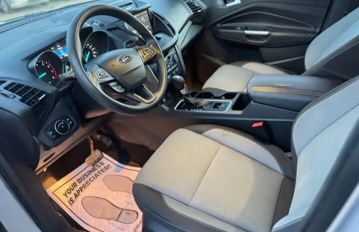 
								2017 FORD ESCAPE AWD  CLEAN TITLE full									