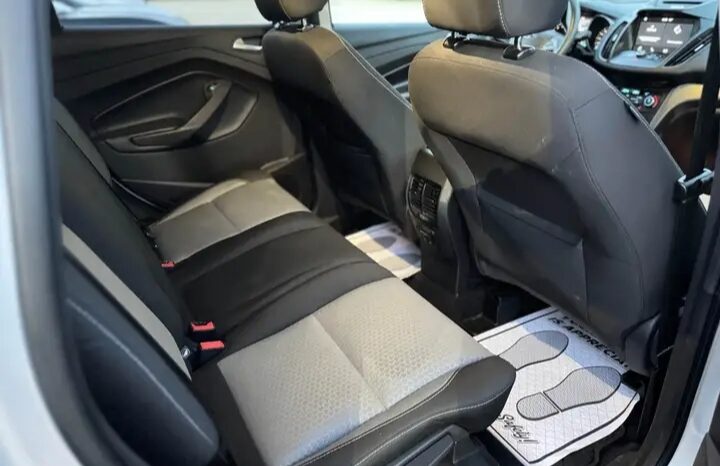 
								2017 FORD ESCAPE AWD  CLEAN TITLE full									