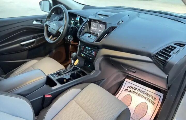 
								2017 FORD ESCAPE AWD  CLEAN TITLE full									