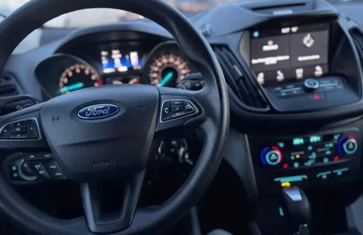 
								2017 FORD ESCAPE AWD  CLEAN TITLE full									