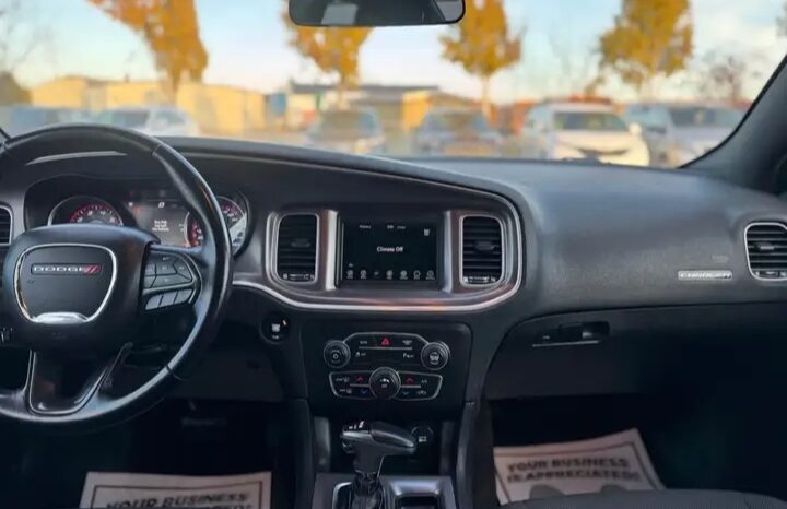 
								2019 DODGE CHARGER SXT CLEAN TITLE full									