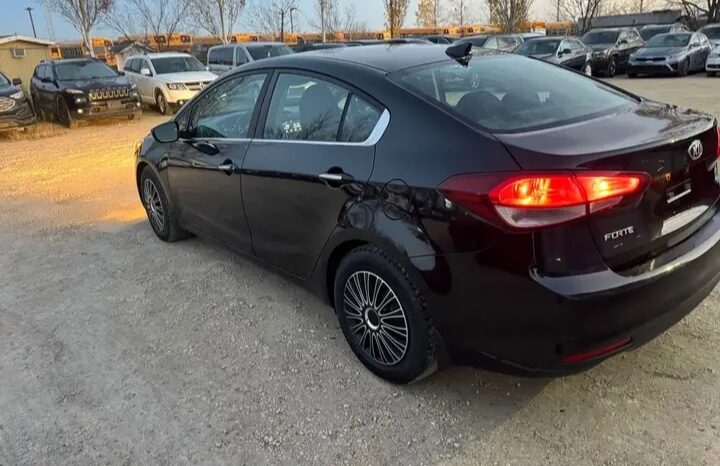 
								2018 KIA FORTE EX CLEAN TITLE full									