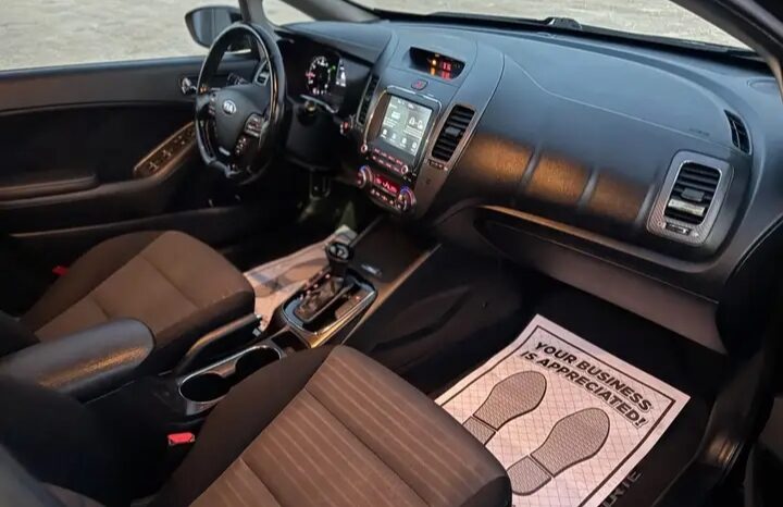 
								2018 KIA FORTE EX CLEAN TITLE full									