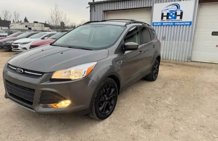 
								2013 FORD ESCAPE FULLY LOADED  CLEAN TITLE AWD full									
