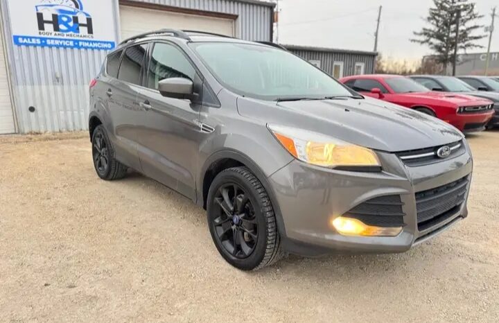 
								2013 FORD ESCAPE FULLY LOADED  CLEAN TITLE AWD full									