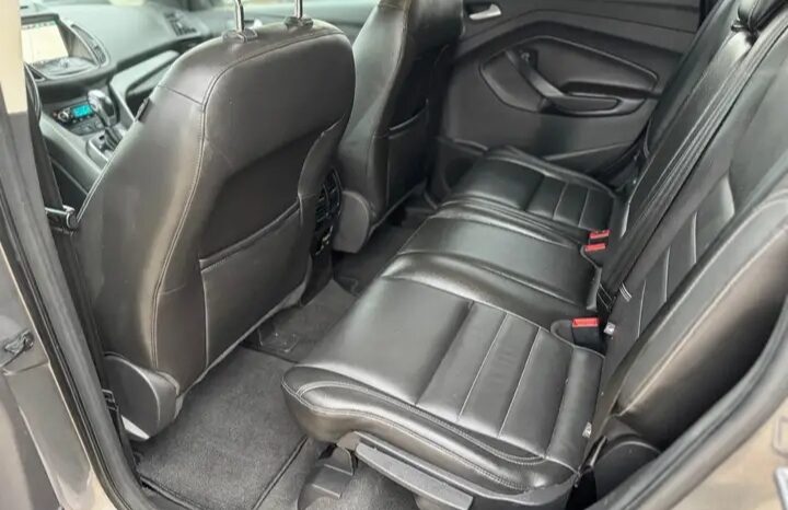 
								2013 FORD ESCAPE FULLY LOADED  CLEAN TITLE AWD full									