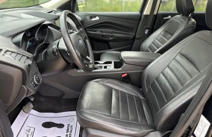 
								2018 FORD ESCAPE TITANIUM  FULLY LOADED CLEAN TITLE AWD full									