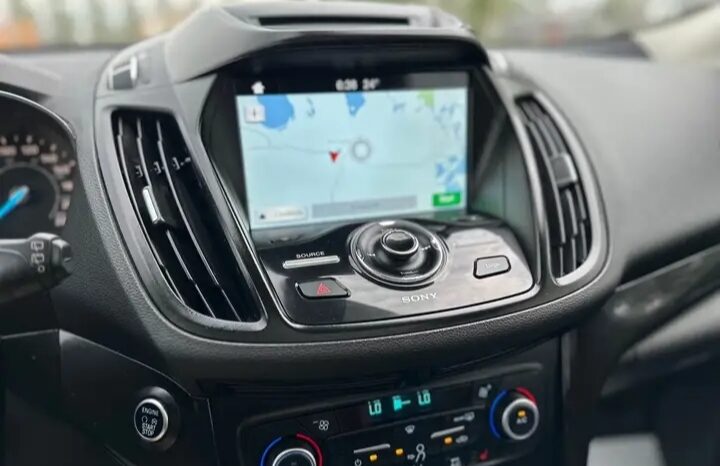 
								2018 FORD ESCAPE TITANIUM  FULLY LOADED CLEAN TITLE AWD full									