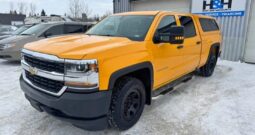 2016 CHEVROLET SILVERADO 4X4 CREW CAB  BEAUTIFUL TRUCK CLEAN TITLE