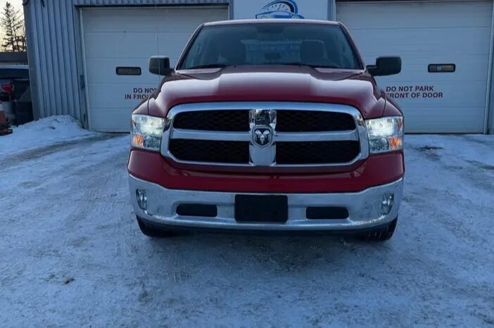 
								2020 RAM 1500 CLASSIC, RED, ST 4X4  CLEAN TITLE full									