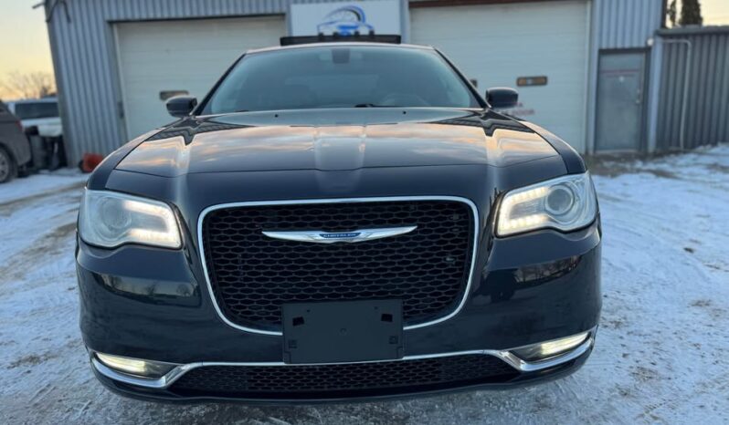 
								2018 CHRYSLER 300 FULLY LOADED clean title awd full									