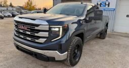 2022 GMC SIERRA 1500,SLE CREW CAB 4WD clean title